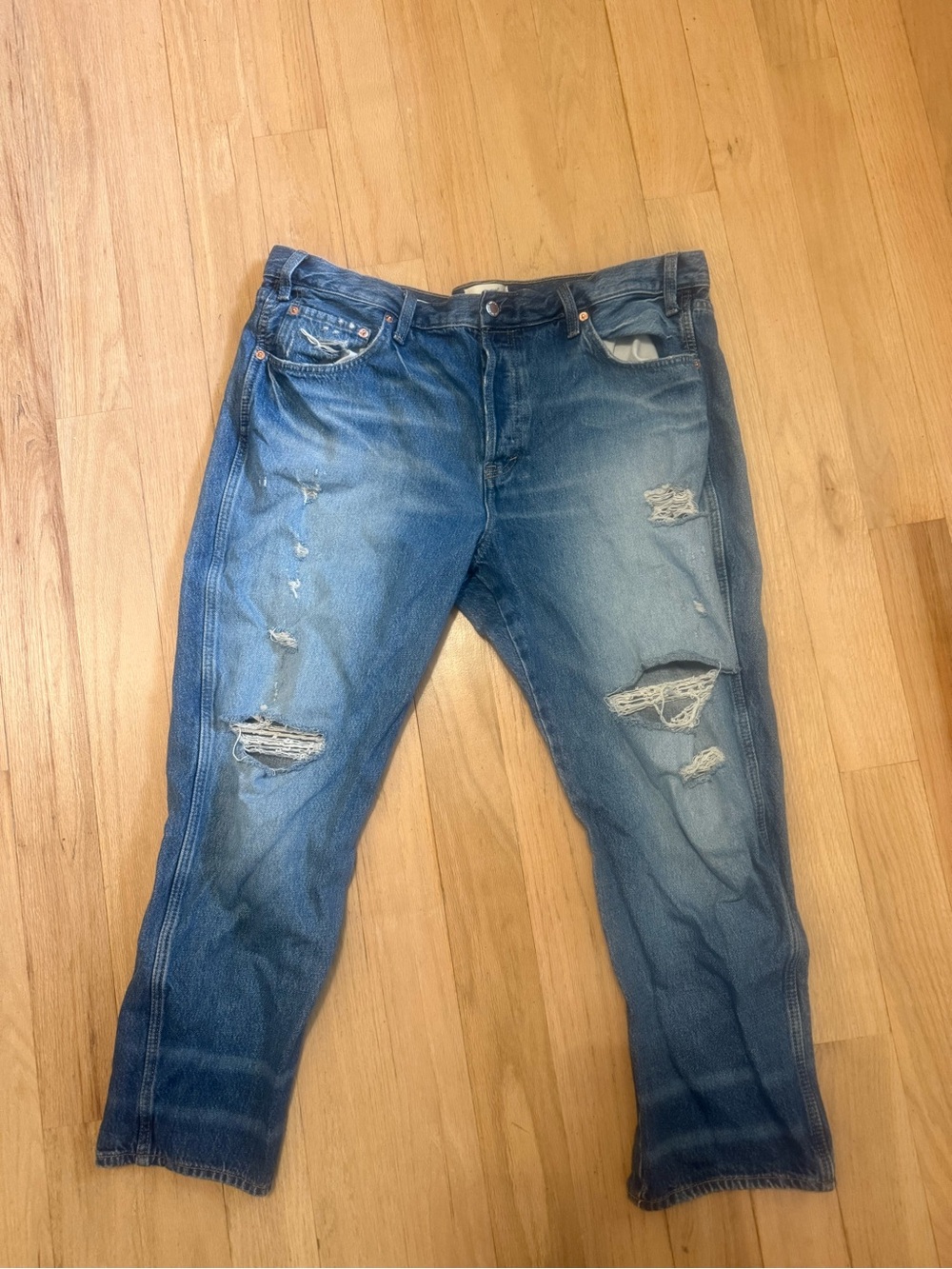Universal Thread Women’s Distressed Boyfriend Jeans - Blue
